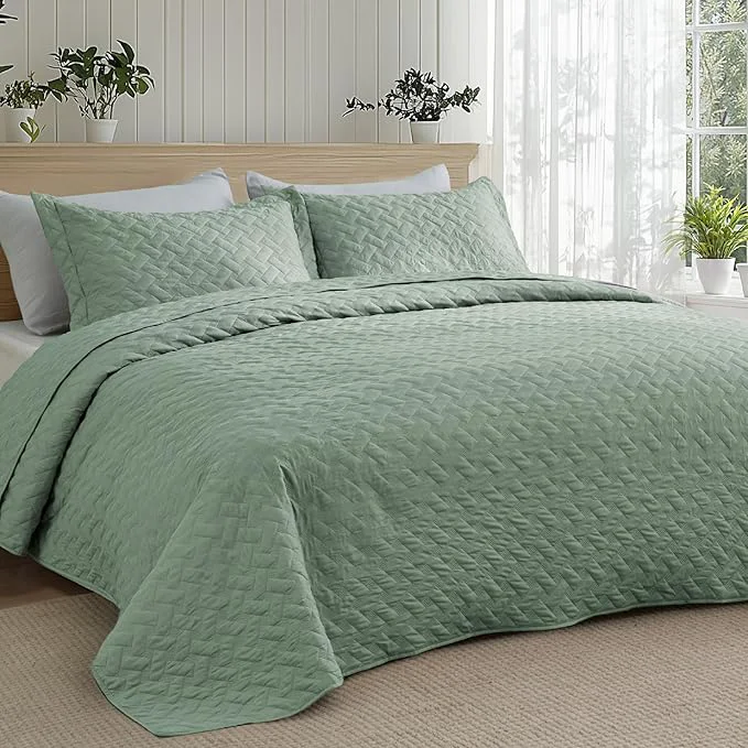 Versatile Bedsure Quilts Queen Size – Lightweight Bedspreads Queen Size with Basket Weave Pattern Soft Quilt Bedding Set Sage Green Comforter Set Coverlet for All Seasons with 2 Pillow Shams 90 quot x 96 quot Skin-Friendly Soft All-Season Comfort Breathable Lig… Enhanced