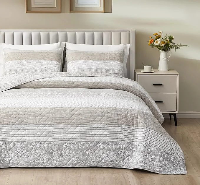 Original Design Chezmoi Collection Robyn 2-Piece Neutral Taupe Gray White Floral Hibiscus Flower Patchwork Striped Quilt Set – Pre-Washed Cotton Coverlet – Lightweight Reversible Bedspread Twin Size Elegant