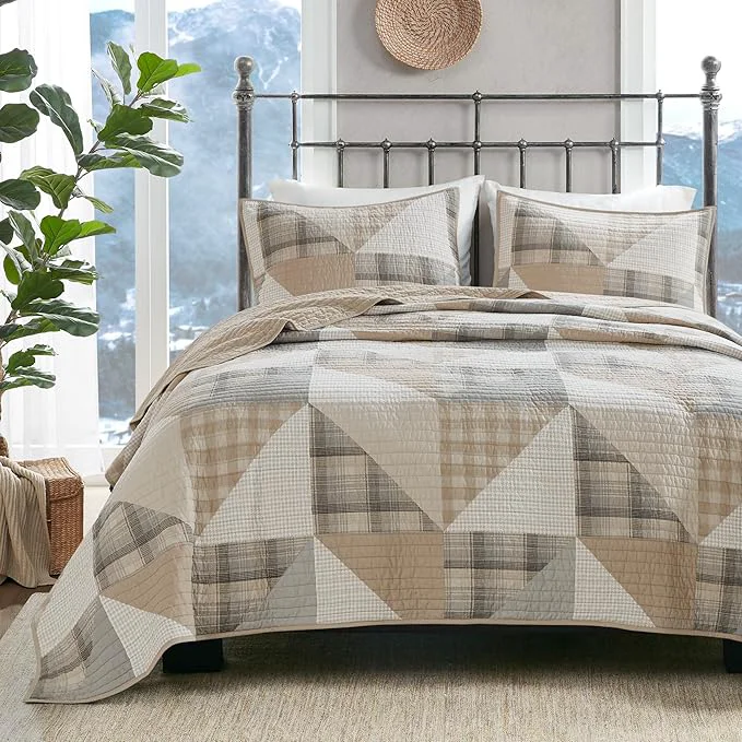 Smooth Woolrich Olsen Reversible Quilt Set – Cottage Styling Reversed to Solid Color All Season Lightweight Coverlet Cozy Bedding Layer Matching Shams Oversized Full Queen Geometric Plaid Tan 3 Piece
