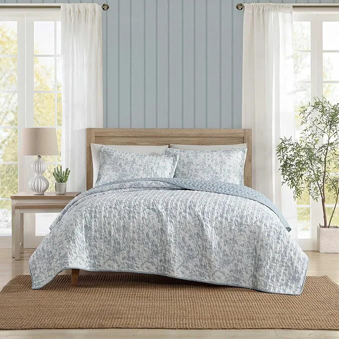 Enhanced Laura Ashley – King Quilt Set Super Soft Bedding with Reversible Design Medium Weight for Year Round Use 3 Piece Bed Set with Matching Pillowcases Amberley Pastel Blue Convenient