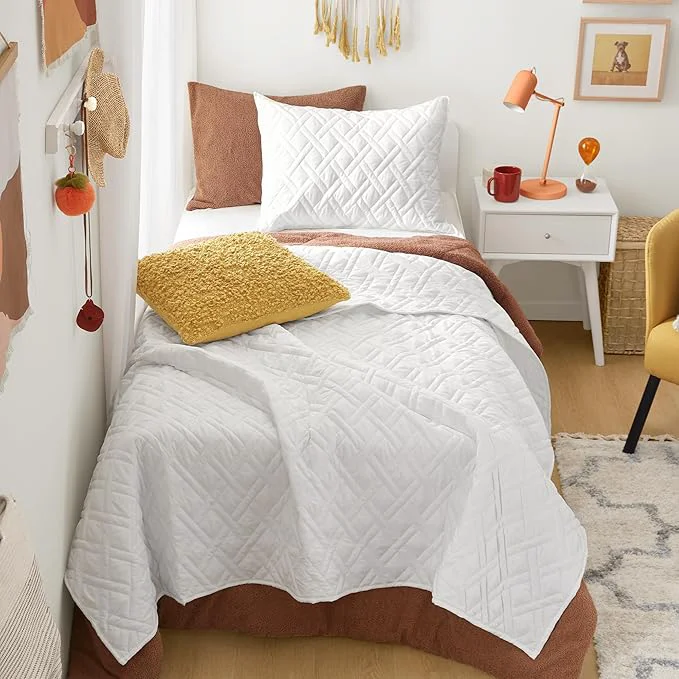 Comfort Spaces Twin Quilt Set Modern Reversible Diamond Coverlet Twin Bedding Set Cozy Quilted Winter Layer All Season Lightweight Soft Twin Size Quilt Kienna Twin Twin XL White Diamond 2 Piece Reliable