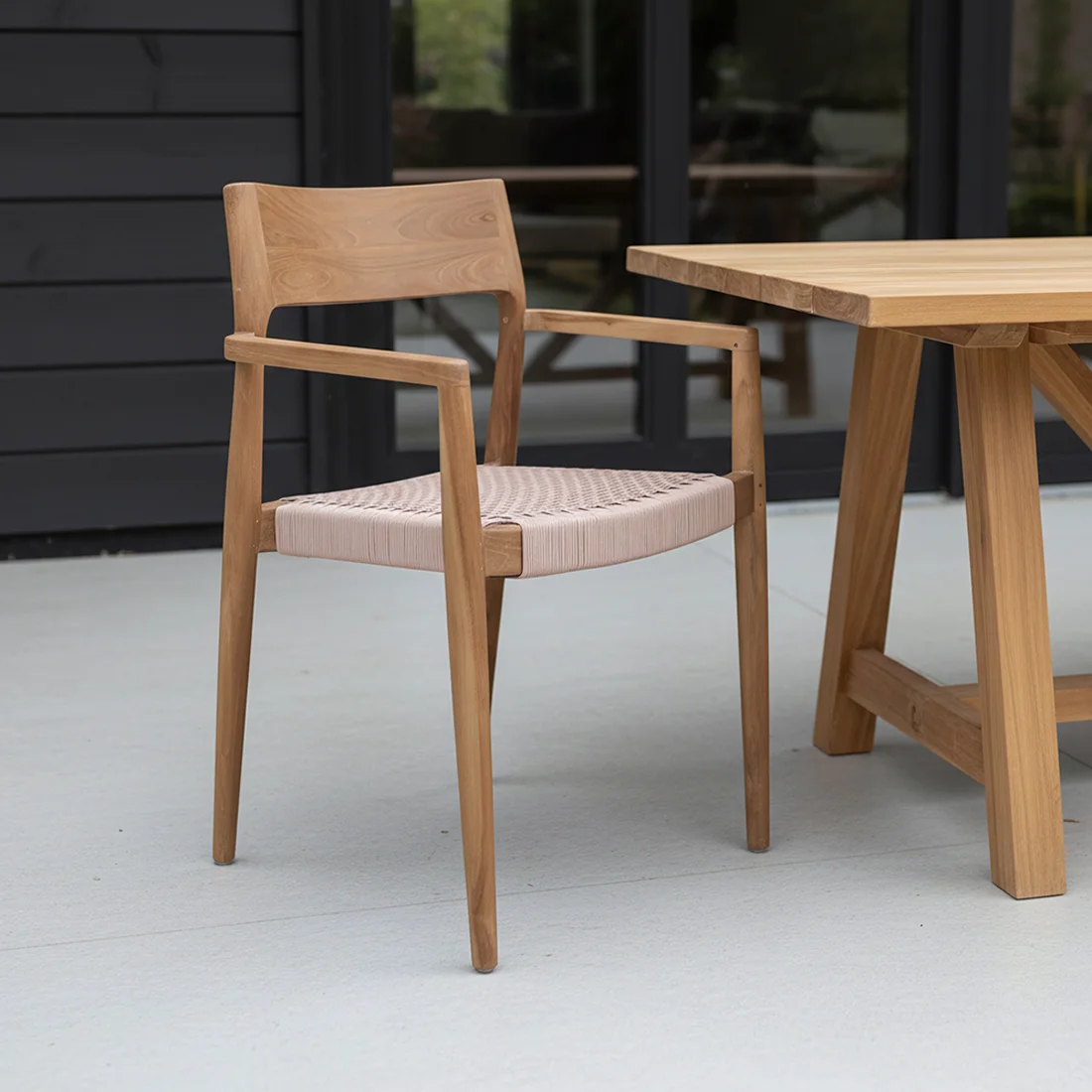 Comfortable Freya outdoor armchair natural Optimized