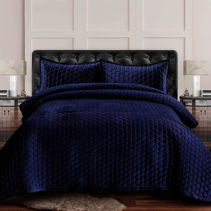 Luxury Tribeca Living Lugano Oversized Velvet Quilt Set – All Season Extra Large 2 Piece Twin Size Comforter Set with 1 Pillow Sham in Navy Blue Honeycomb Pattern 260GSM Recyclable