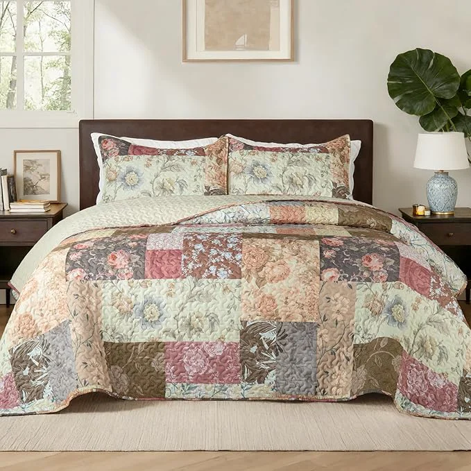 Original Design Whale Flotilla Patchwork Quilt Twin Size Soft Boho Floral Bedspreads for Bed Reversible Lightweight Twin Quilt Bedding Set Coverlets with 1 Pillow Sham for All Seasons Vintage Red Flowers Traditional