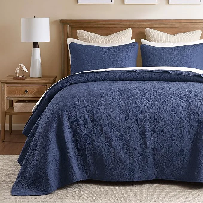 Fashionable Madison Park Quebec Reversible Quilt Set Damask Design Double Sided Stitching All Season Lightweight Bedspread Bedding Set Matching Sham Navy Twin 81 quot x110 quot 2 Piece Fine Crafted