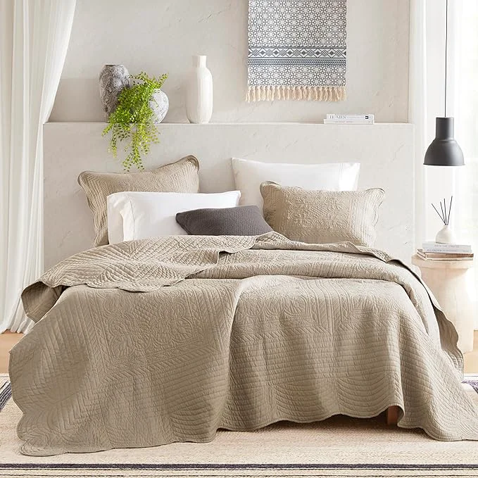 Smooth Madison Park Queen Quilt Set Damask Coverlet Set for Queen Size Bed Cottage Oversized Quilt Set Scallop Edge All Season Pre-washed Cotton-Filled Queen Size Quilt Tuscany Full Queen Khaki 3 Piece Solid