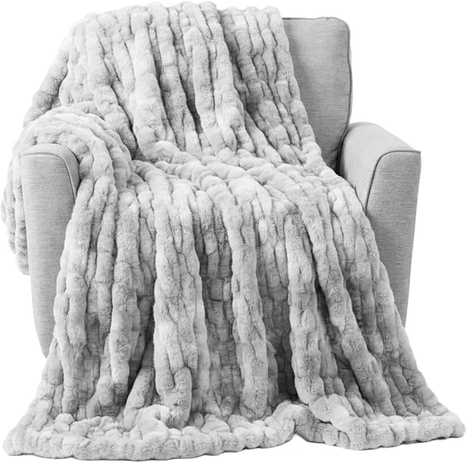 Professional Oversized Ruched Faux Fur Blanket – 60×80-Inch Jacquard Faux Fur Queen-Size Throw for Sofas and Beds – Luxurious Bedding by Lavish Home Gray Selected