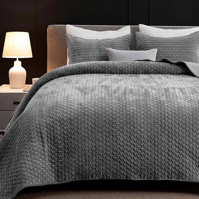 Next-Generation Powdion Velvet Quilt King Size Oversized Bedspread Quilted Bedding Set Luxurious Soft Coverlet Set Lightweight Velvet Comforter for All Season with 2 Pillow Shams 96×106 Striped Quilt Set Gray High-End