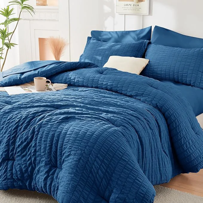 Versatile HYMOKEGE Teal Duvet Cover Queen Size Ultra Soft 3-Piece Seersucker Duvet Cover Set with Zipper Closure Soft Brushed Microfiber Bedding Set with 8 Corner Ties 90 quot x90 quot 2 Pillowshams Eco-Friendly