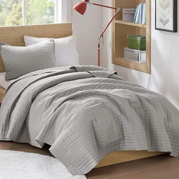 Responsible Comfort Spaces Kienna Quilt Set- Double Sided Stitching Design Summer Blanket Secure