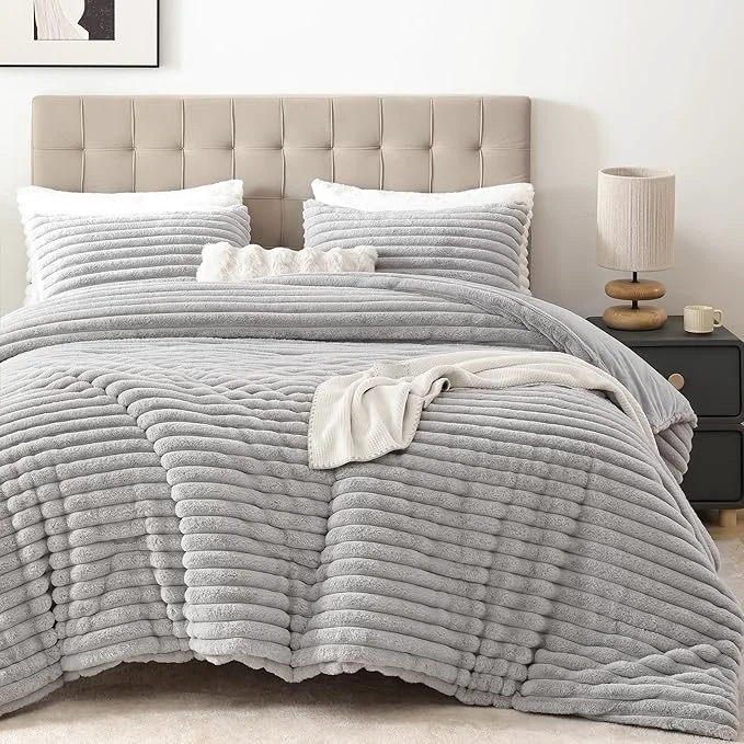Original Design Smoofy Fluffy Queen Comforter Set 3 Pieces Versatile