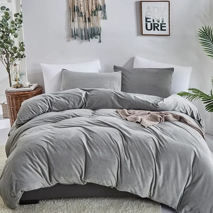 Crafted CLOTHKNOW Grey Velvet Full Size Comforter Set Gray Bedding Comforter Sets Soft Silver Comforter Cozy Flannel Comforter with 2 x Pillow Cases Practical
