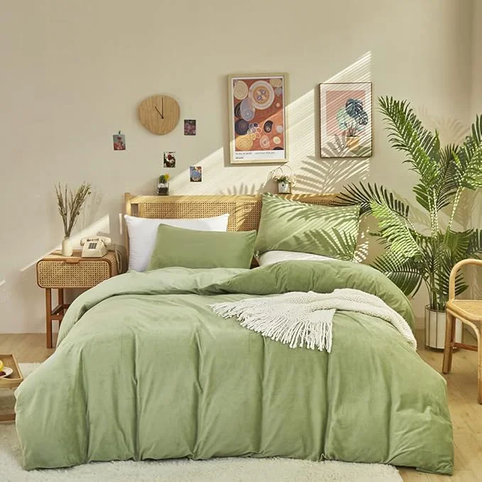 Easy-to-Use CLOTHKNOW Green Fluffy Full Size Comforter Sets 3Pcs Velvet Bedding Comforter Sets Soft Green Comforter Full with 2 x Pillow Cases Comfortable