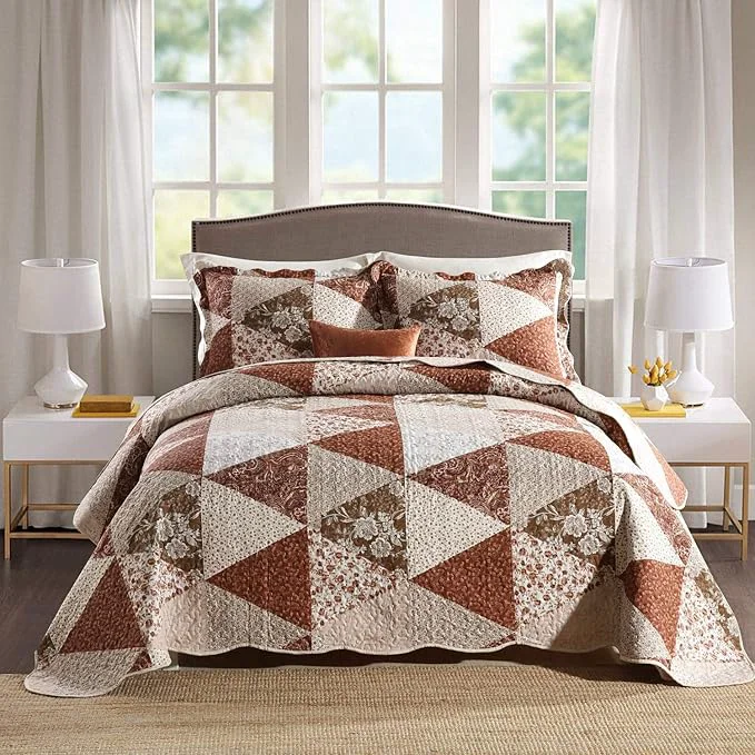 Carefully Designed HoneiLife Quilt Set King Size – 3 Piece Microfiber Quilts Reversible Bedspreads Patchwork Coverlets Floral Bedding Set All Season Quilts with Triangle and Floral Print Pattern World-Class
