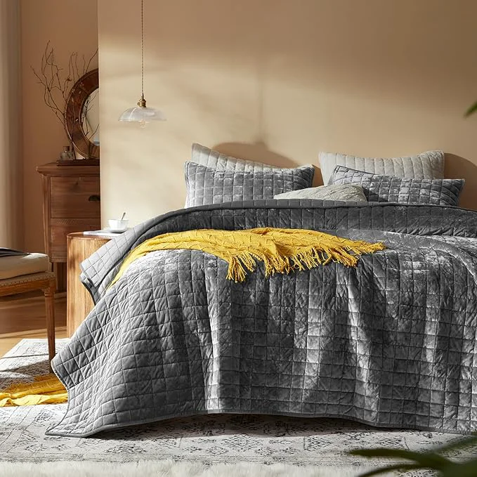 Pure LEAONME Velvet Quilt California King-118 39 39 x106 39 39 Lightweight Grey Velvet Comforter Set with 2 Pillow Shams Soft Oversized Bedspread Coverlet Quilted Bedding Set for All Season Functional