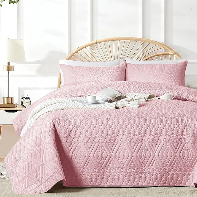Elite akkialla King Cal King Quilt Set Pink Lightweight Microfiber Bedspread Coverlet Boho Geometric Pattern Soft All-Season Bedding 3-Piece 1 Quilt 2 Pillow Shams Breathable fabric Modern style Reliable