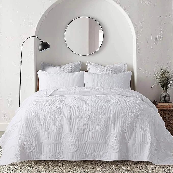 Secure B2EVER White Damask Quilt King Size Bedding Sets with 2 Pillow Shams Boho Bedspread Lightweight Soft Farmhouse Vintage Bohemian Coverlet Retro Jacquard Pattern Bed Cover for All Season 3 Pieces Fine Crafted