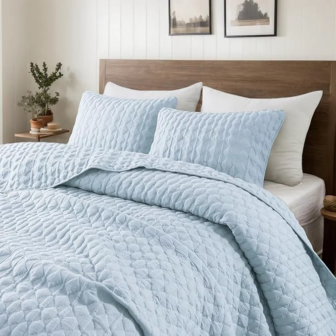 Modern WDCOZY Light Blue Quilt King Size Bedding Set with 2 Pillow Shams Lightweight Soft Bedspread Coverlet Thin Comforter Bed Cover for All Season 3 Pieces 104×90 inches Functional