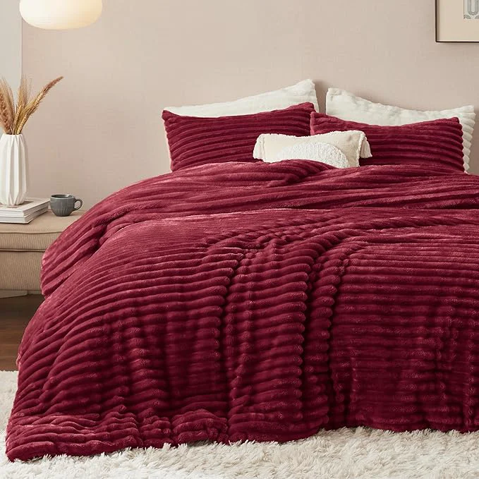 Expertly Made Bedsure King Comforter – GentleSoft™ 3 Pieces Double-Side Fleece Fluffy Dark Red Comforter Set Cozy Striped Room Decor Aesthetic Luxury King Size Bedding with 2 Pillowcases 104×90 Inches Relaxed
