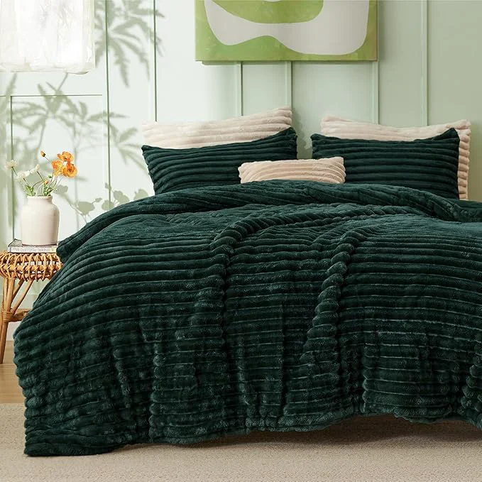 Easy-to-Use Bedsure Comforter Set Queen Size – GentleSoft™ 3 Pieces Double-Side Fleece Fluffy Emerald Comforter Set Cozy Striped Room Decor Aesthetic Luxury Bedding Queen Size 2 Pillowcases 90×90 Inches Original Design