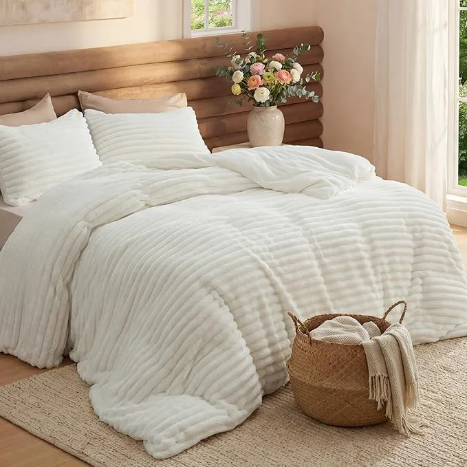 Crafted Bedsure King Comforter – GentleSoft™ 3 Pieces Double-Side Fleece Fluffy White Comforter Set Cozy Striped Room Decor Aesthetic Luxury King Size Bedding with 2 Pillowcases 104×90 Inches Expertly Made