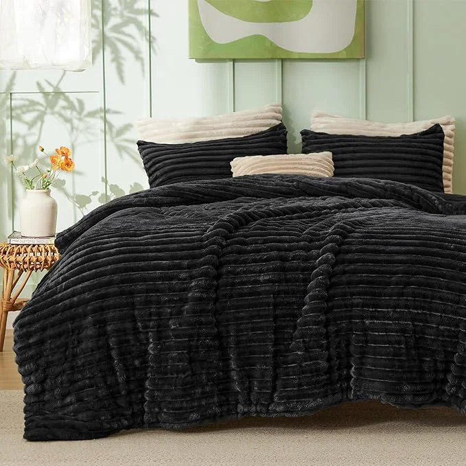 Next-Generation Bedsure King Comforter – GentleSoft™ 3 Pieces Double-Side Fleece Fluffy Black Comforter Set Cozy Striped Room Decor Aesthetic Luxury King Size Bedding with 2 Pillowcases 104×90 Inches Reliable