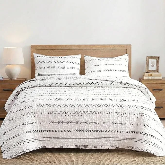 Breathable DURLENGEN 3Pcs Quilt Set California King Size Soft Microfiber Lightweight Bedspread Bohemian Design Geometric Pattern Coverlet for All Season Layering 112×104 inches Boho White Prestigious