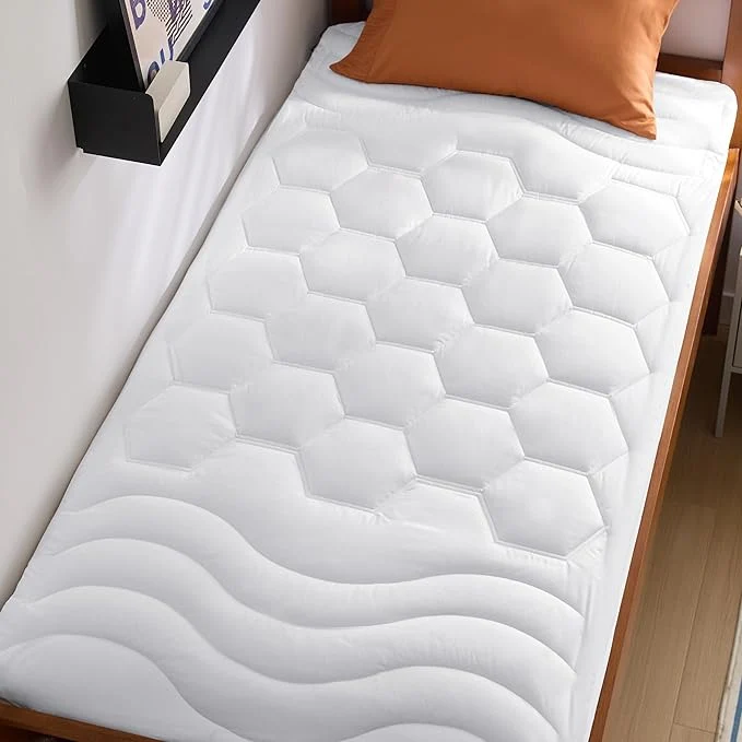 Stylish Bedsure Twin Mattress Pad Cover – Quilted Fitted Mattress Topper Protector with 8-21 Inches Deep Pocket Noiseless Breathable Bed Cover Padded Machine Washable White 39×75 Inches Sophisticated