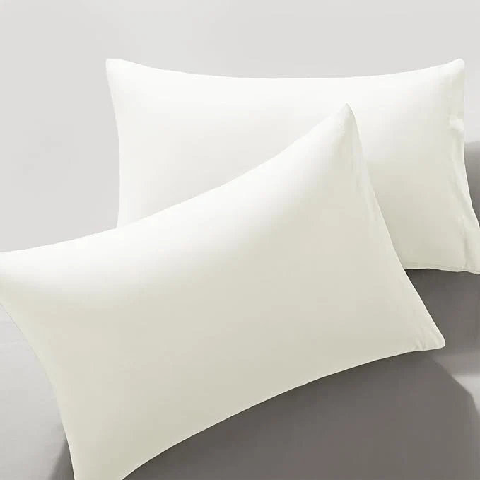 First-Class MILVOWOC 2Pcs Brushed Microfiber King Pillowcases – 20 x 36 Inch White Pillow Case Set Non Slip Envelope Pillow Cover with Moisture Absorption and Anti-Wrinkle Detailed