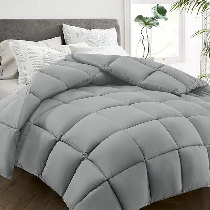 World-Class HYLEORY All Season Full Size Bed Comforter Green