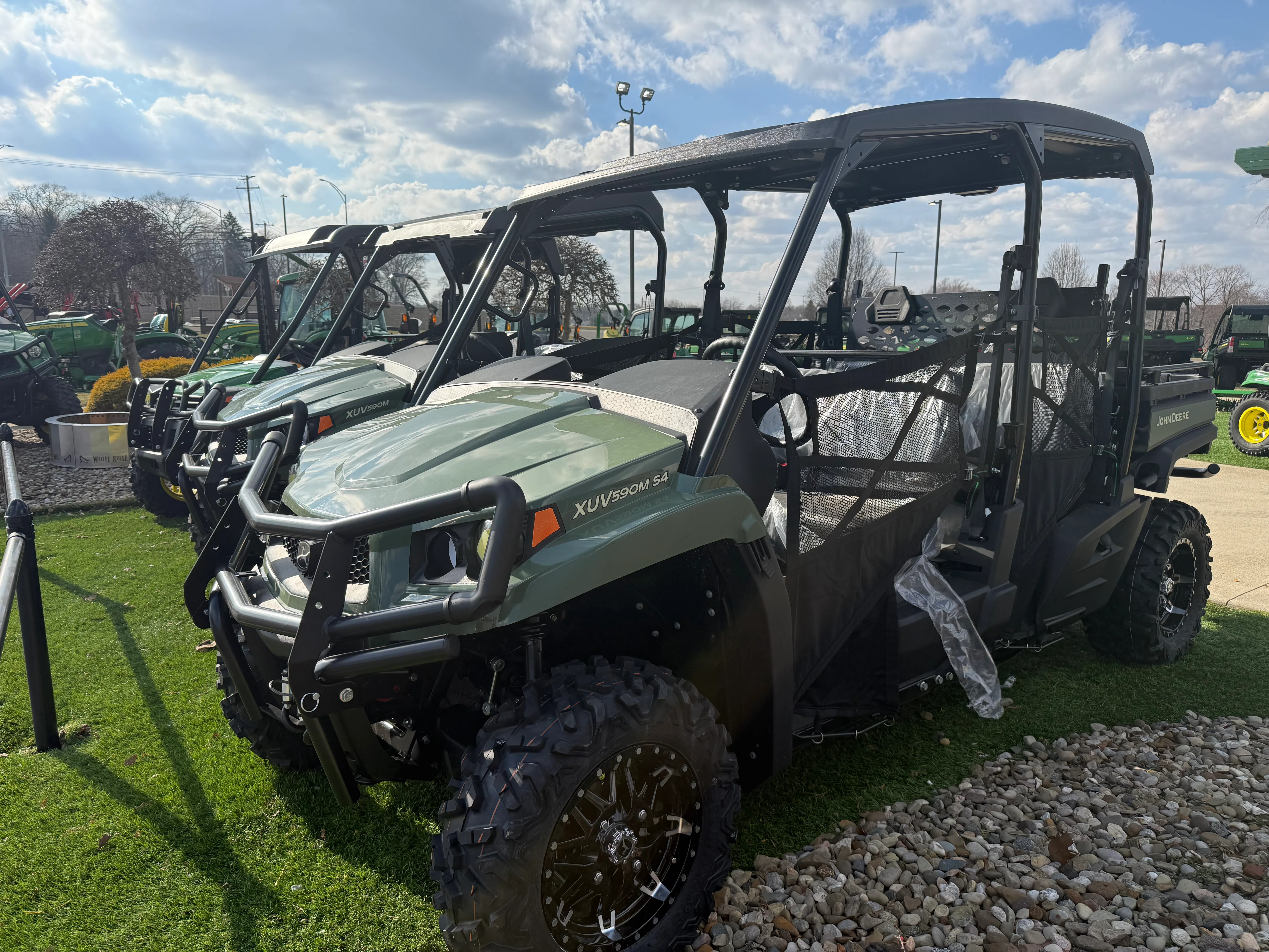 Detailed John Deere JD718987 Custom XUV590M 4-Seater Crossover Utility Vehicle Fine Crafted