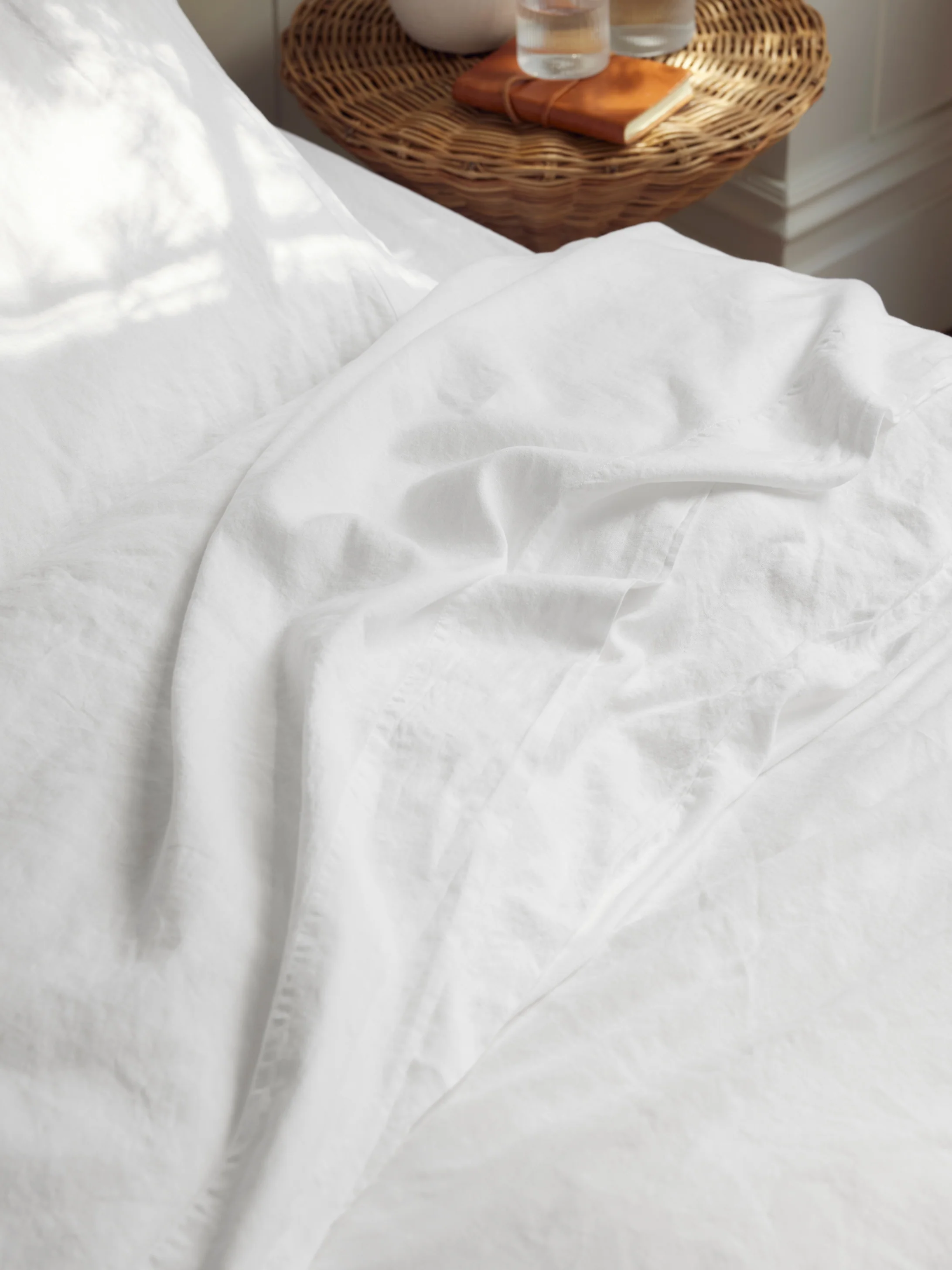 Secure White Linen Flat Sheet Innovative