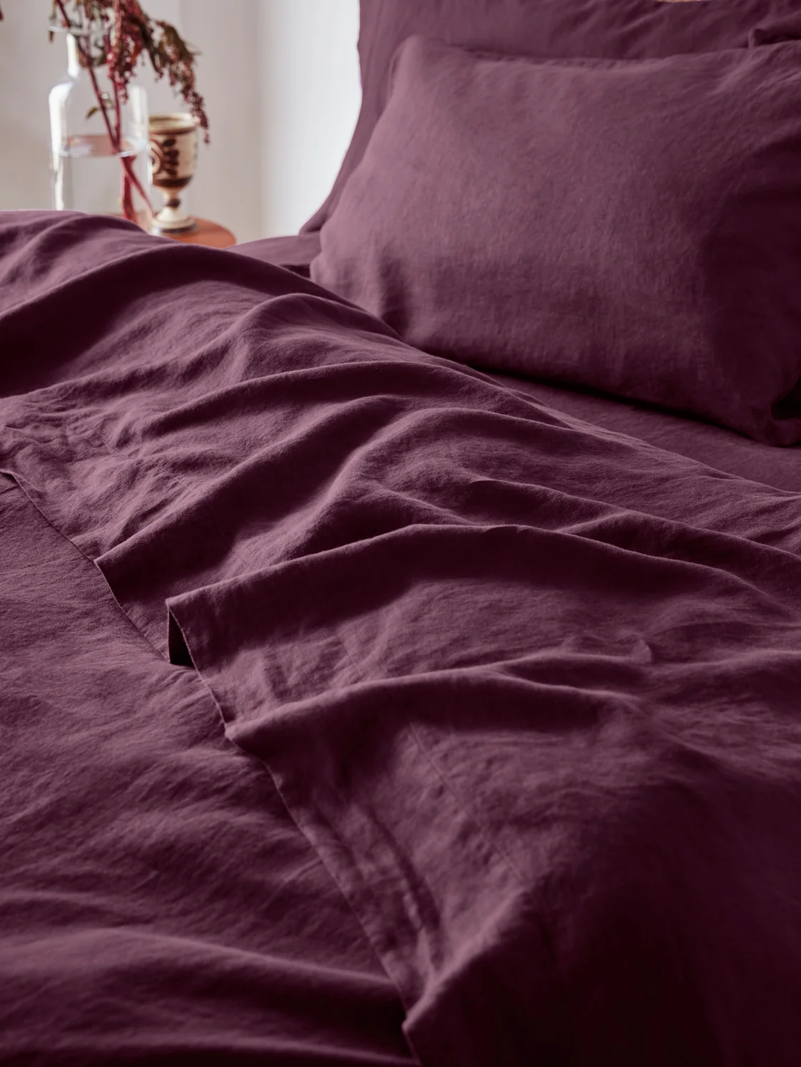 Traditional Berry Linen Flat Sheet Solid