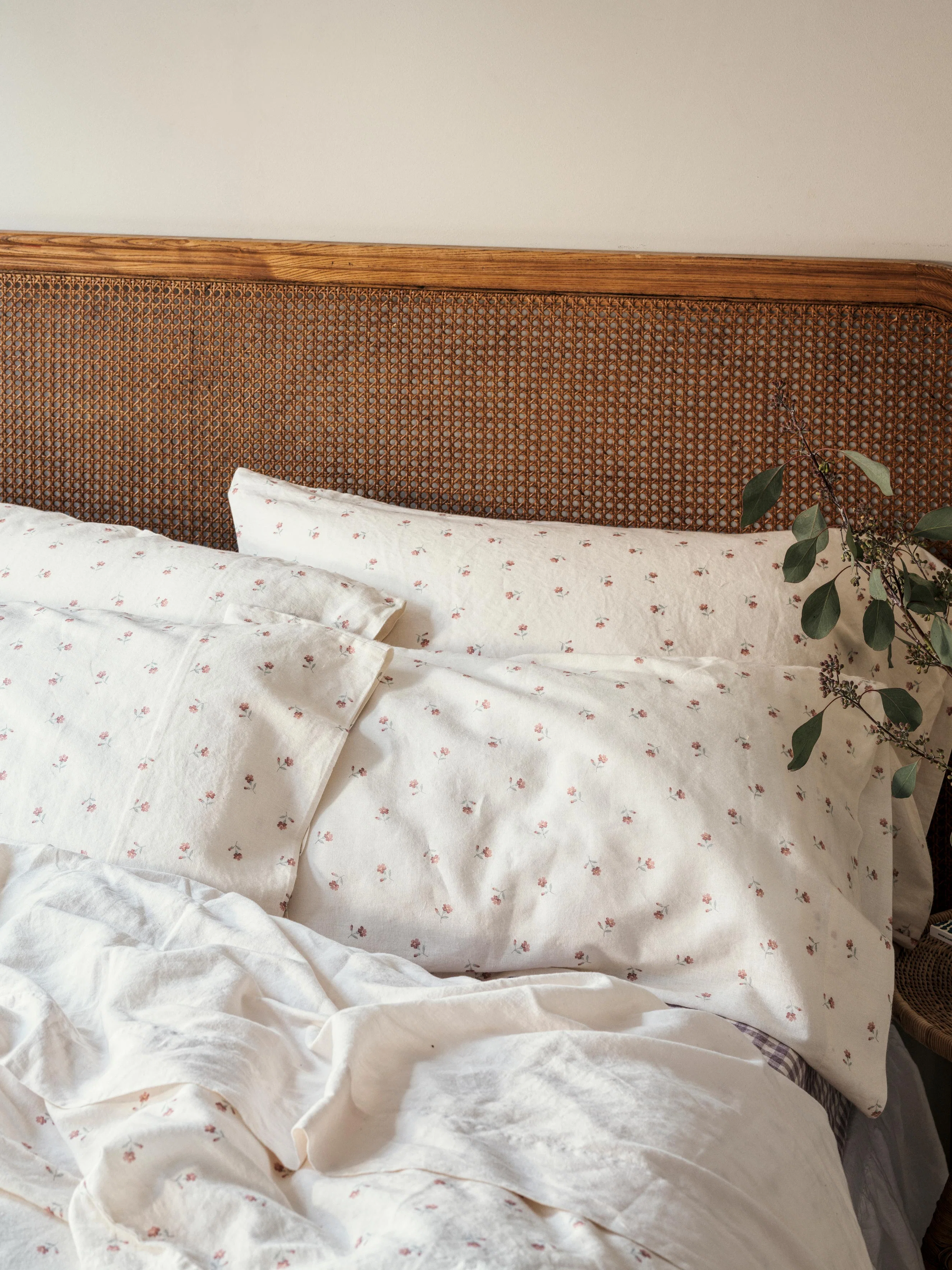 Durable Pearl Posy Bud Linen Blend Pillowcases Pair Reliable