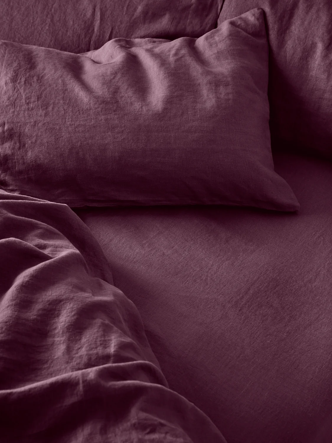 Reliable Berry Linen Blend Fitted Sheet Secure
