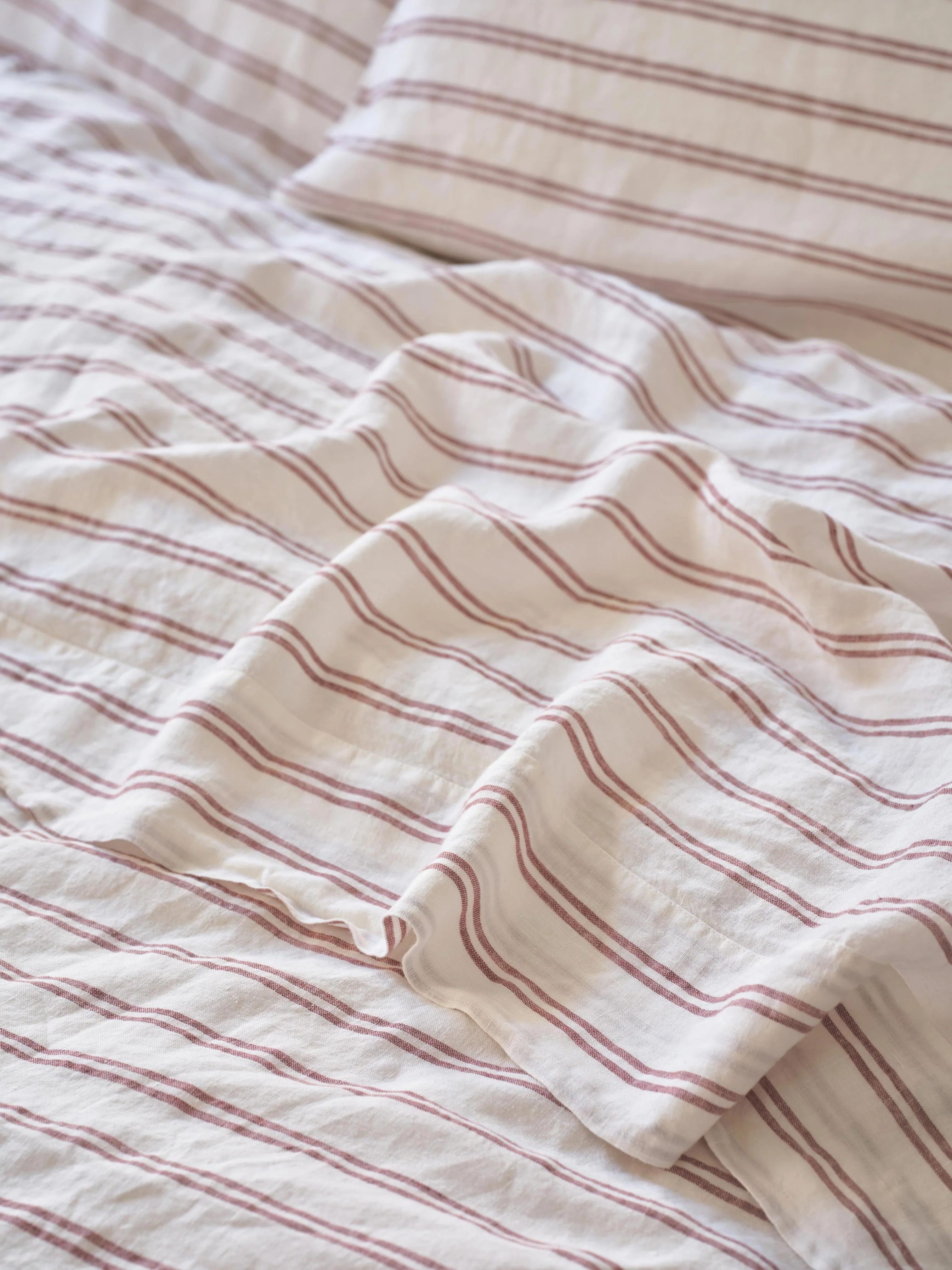 Secure Rhubarb Kemptown Stripe Linen Blend Flat Sheet Versatile