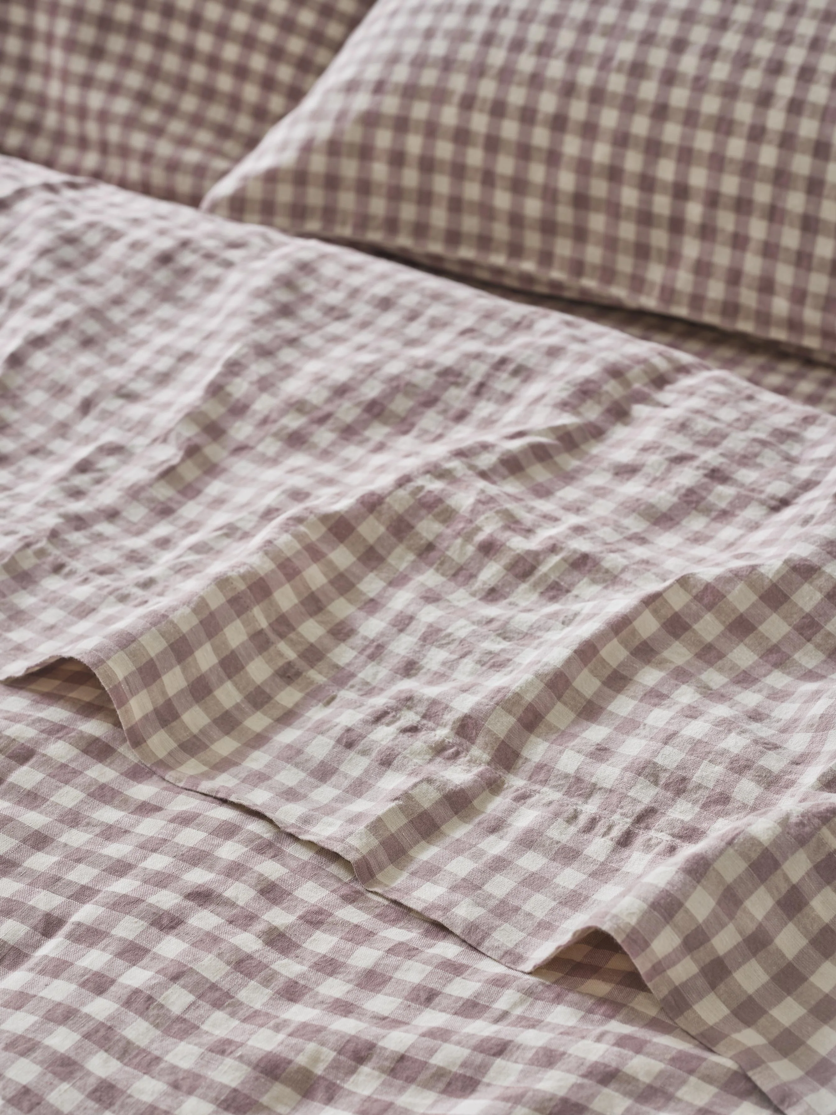 Minimalist Elderberry Gingham Linen Blend Flat Sheet Excellent