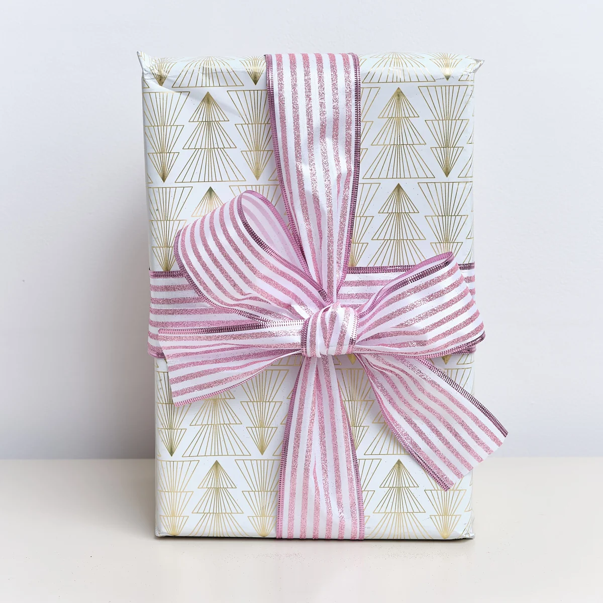 Traditional Large Pink White Vertical Striped Wired Ribbon Garland – 270m 2.7m 106.3′ Dependable