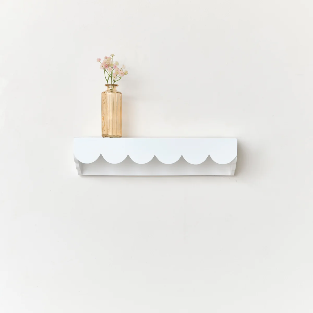 Professional White Scalloped Wall Storage Shelf – 40cm Expertly Made