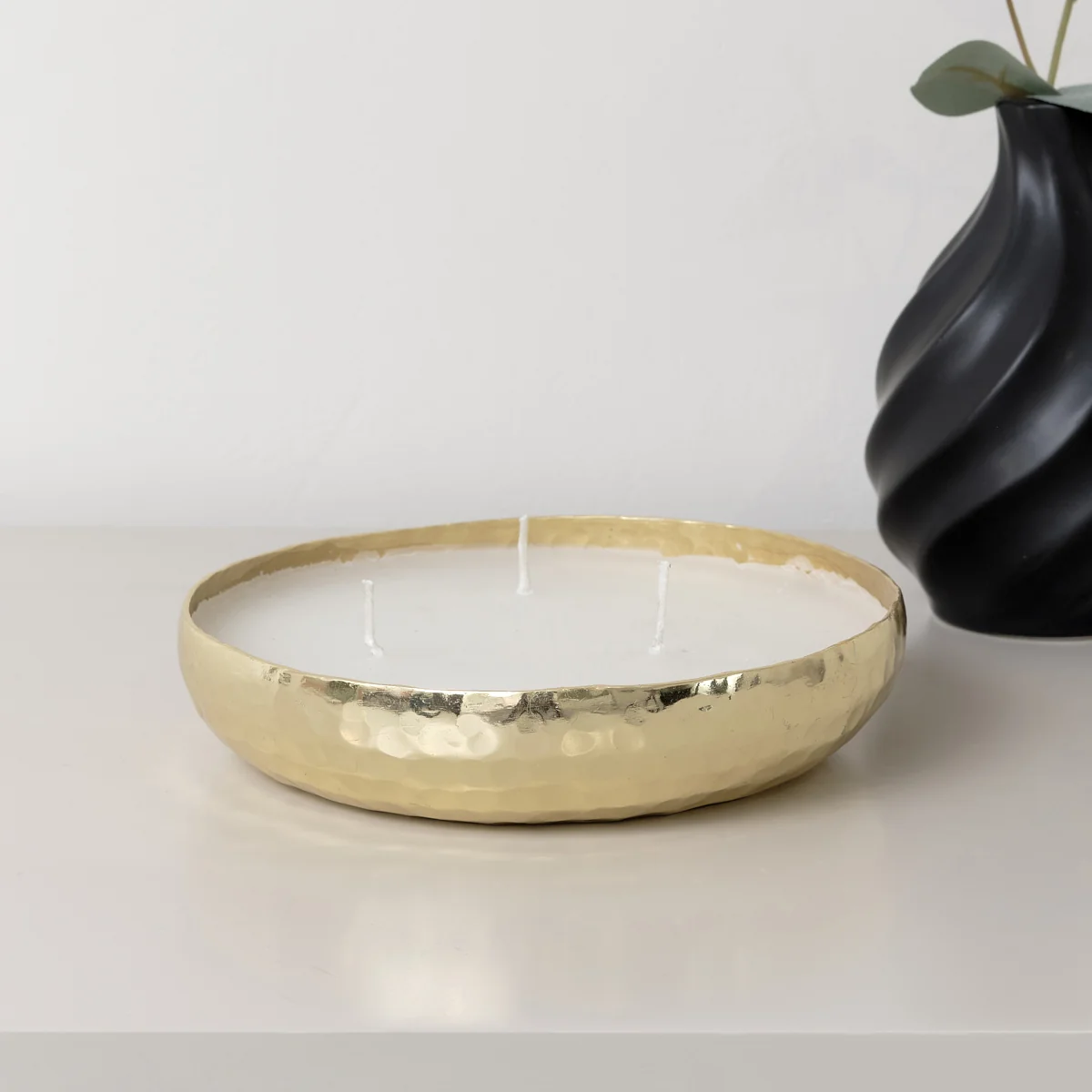Fashionable Round Hammered Gold 3 Wick Candle Pot Casual