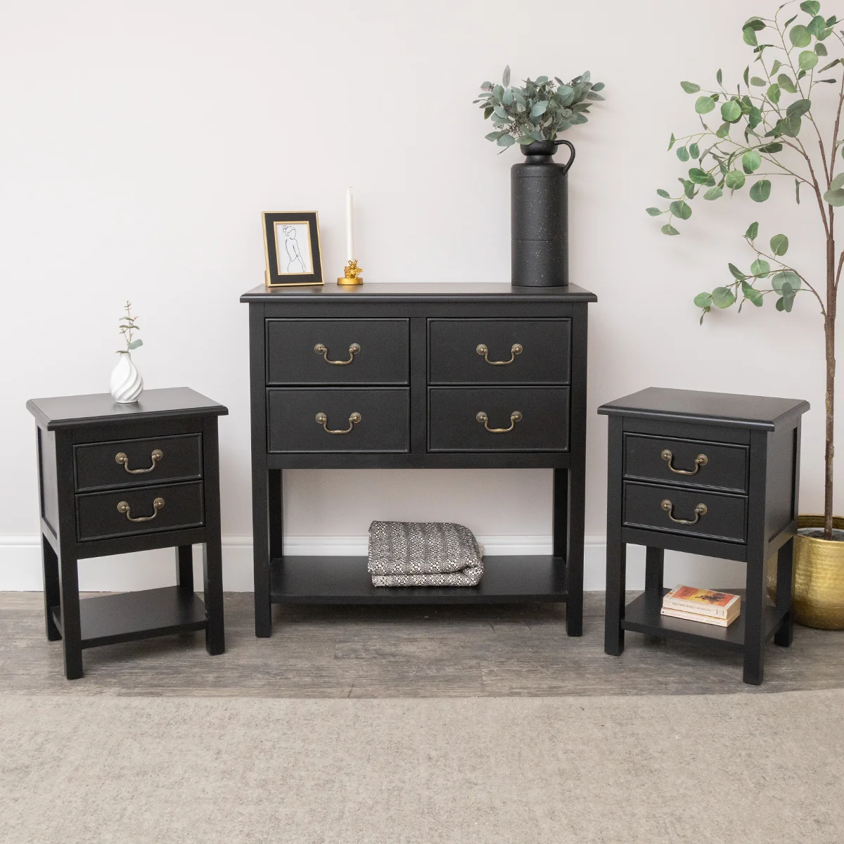 Classic Large Black 4 Drawer Chest of Drawers Pair of Bedside Tables – Briggs Range Quality