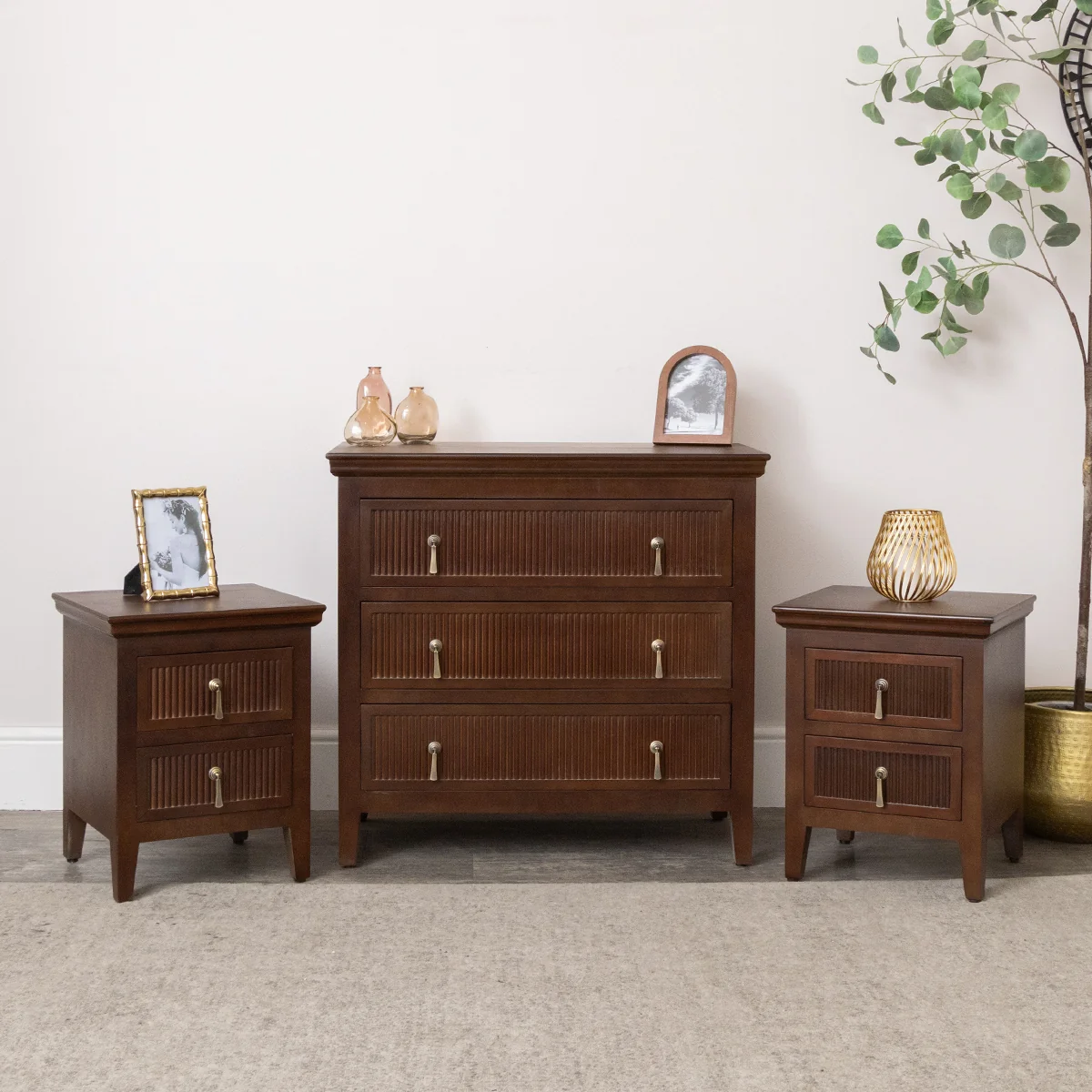 Consistent 3 Drawer Wooden Reeded Chest of Drawers and Pair of 2 Drawer Bedside Tables – Georgian Range Innovative