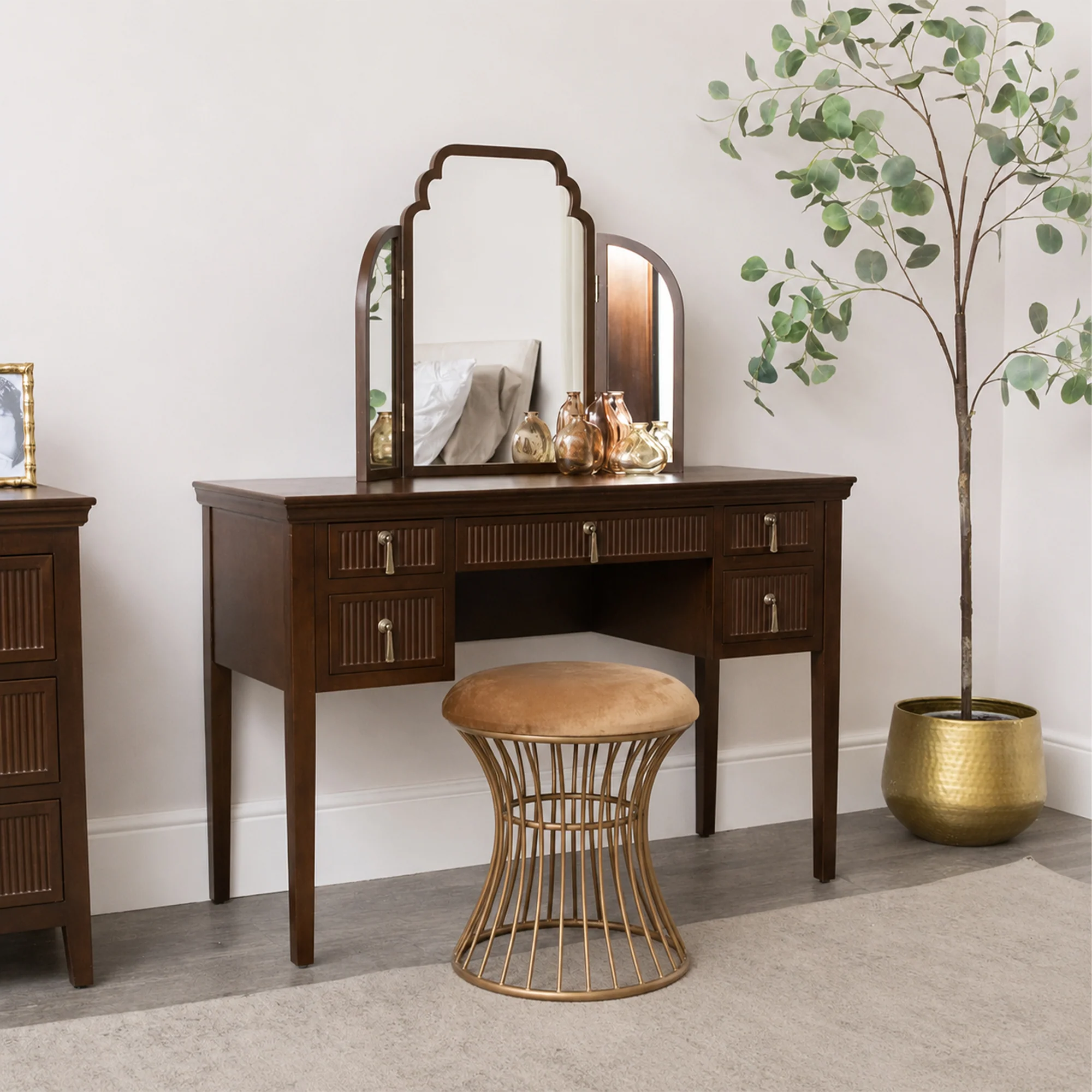 Elegant Dark Wood Reeded Dressing Table Set – Georgian Range Excellent