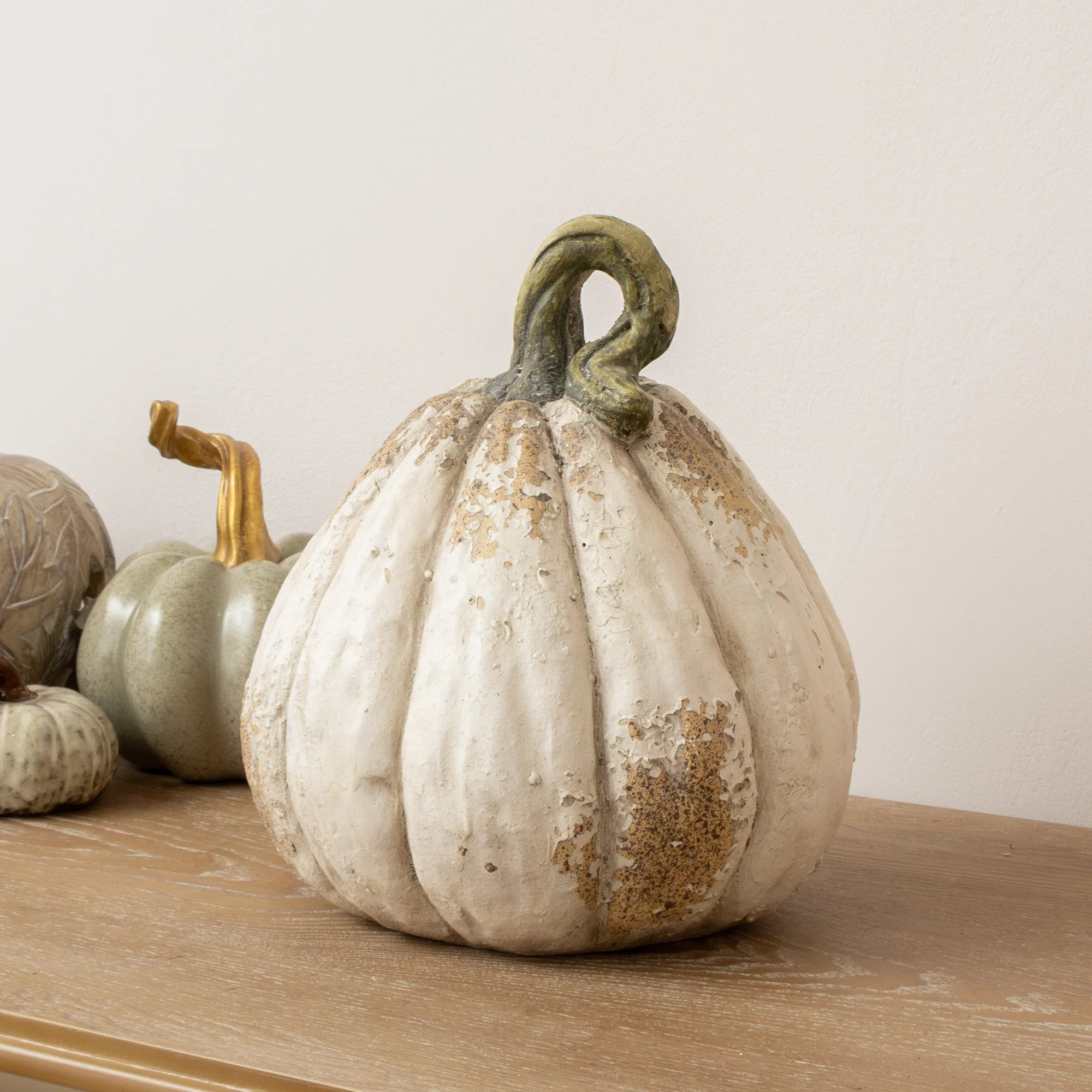 Relaxed Large Cream Distressed Autumn Pumpkin Ornament – 26cm x 22cm Solid