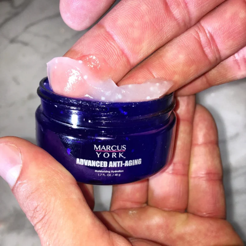Lightweight Youth Restore Moisturizer Green