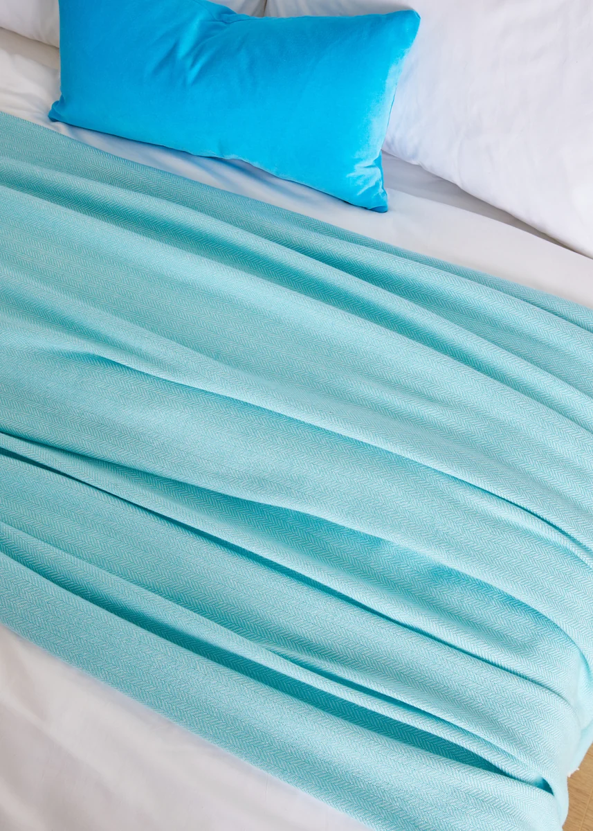 Quality Foxford Extra-Large Lambswool Throw- Turquoise Original