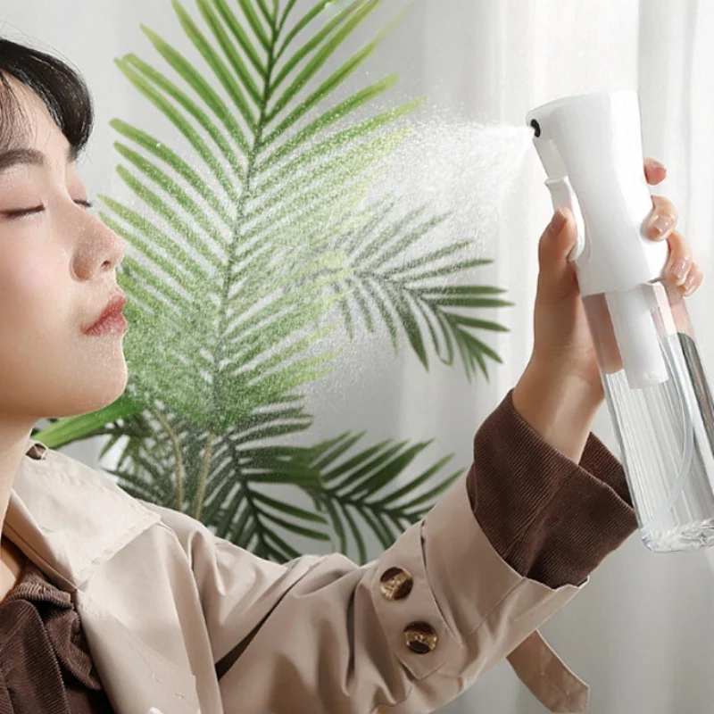 Soft Portable Mist Spray Bottle with Transparent Water Tank for Easy Use Stylish