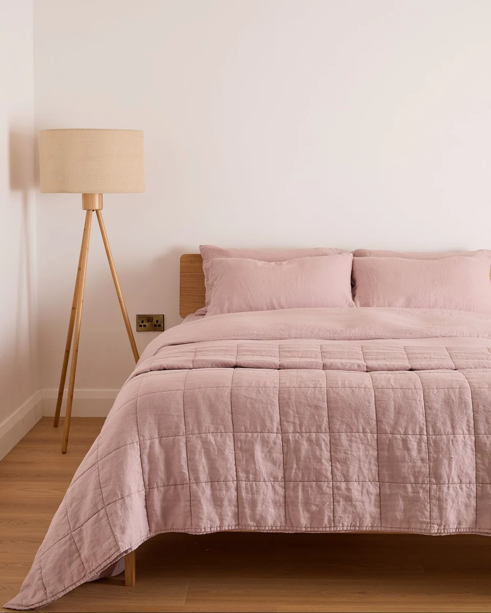 Original Design Foxford Blush Pink Linen Quilt Flexible