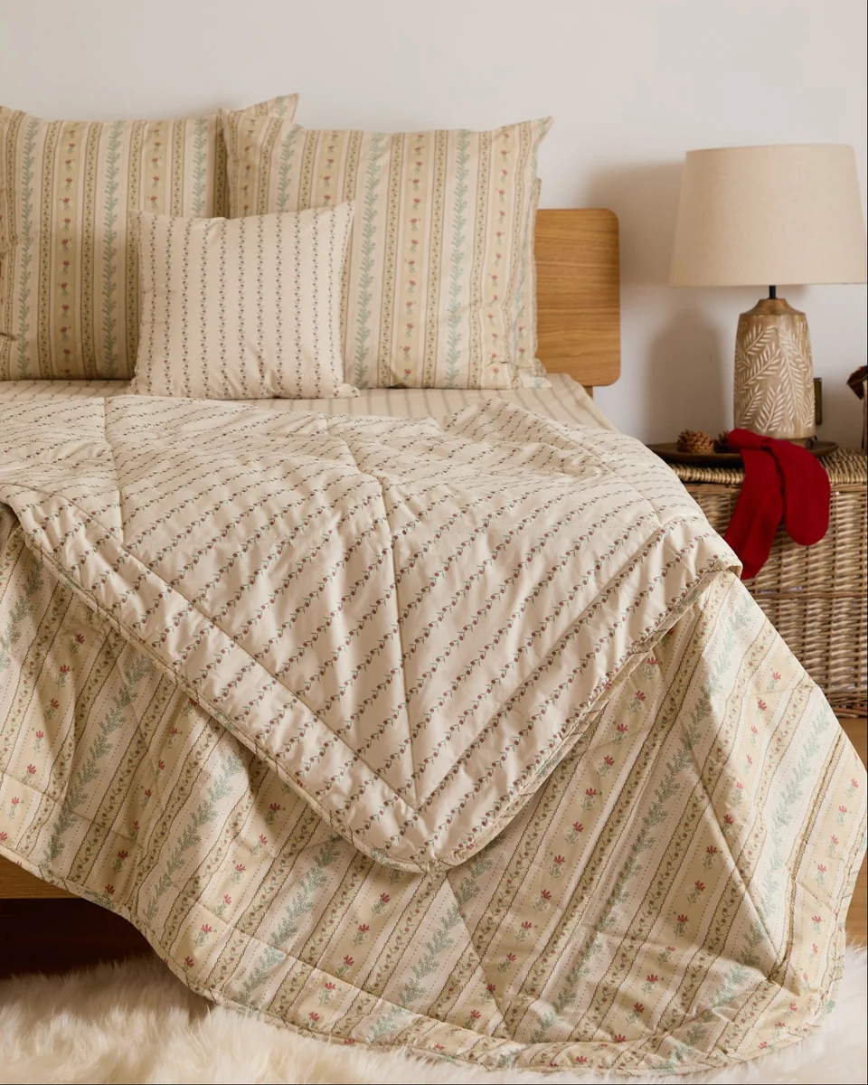 World-Class Foxford Rose Quilt Consistent