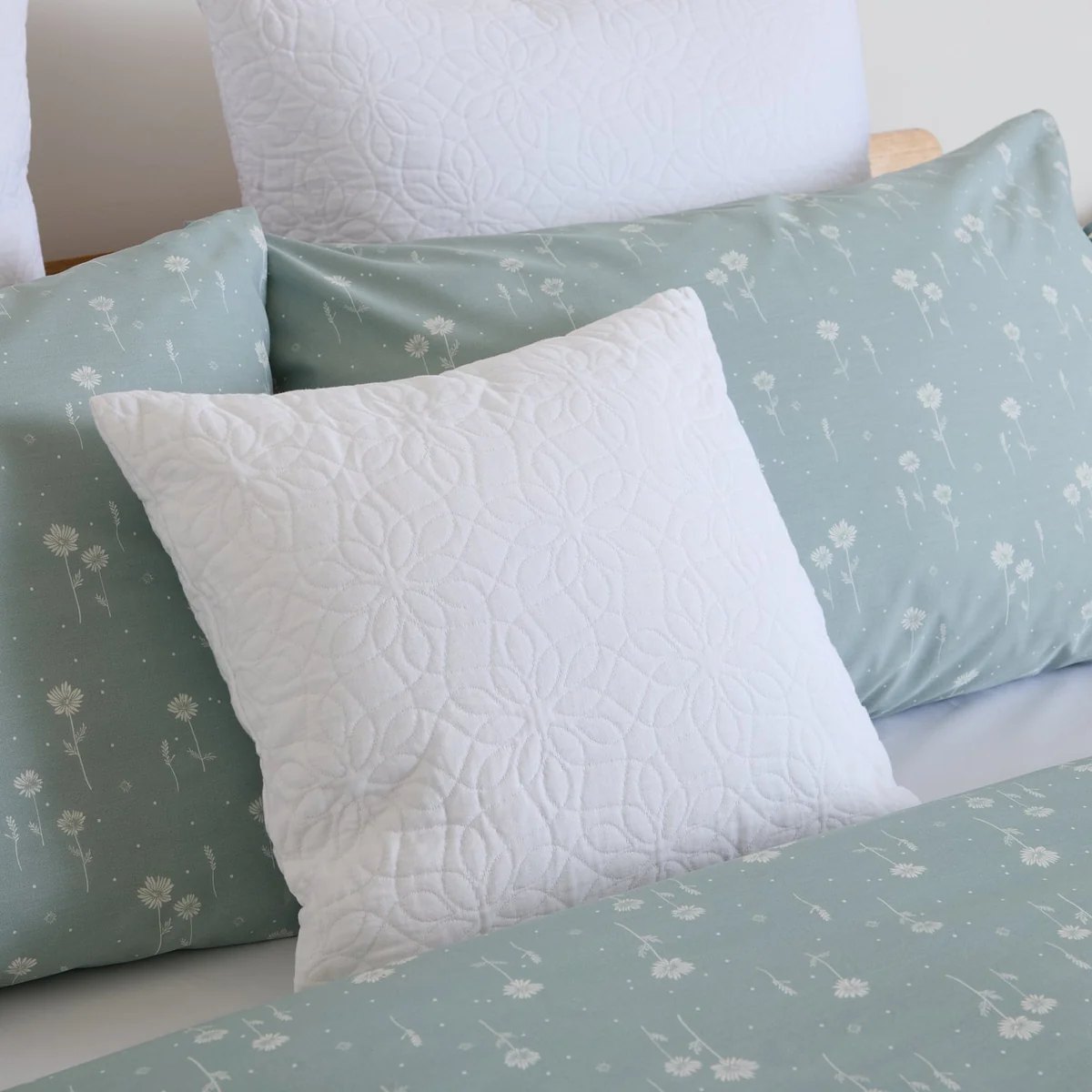 Dependable Foxford White Matelassé Cushion- Small Trendy